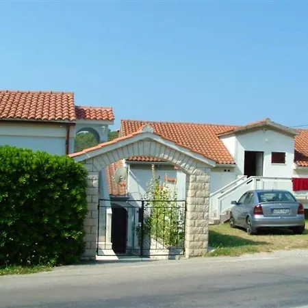 Charming In With Private Garden 28 M² 아파트 Kampor