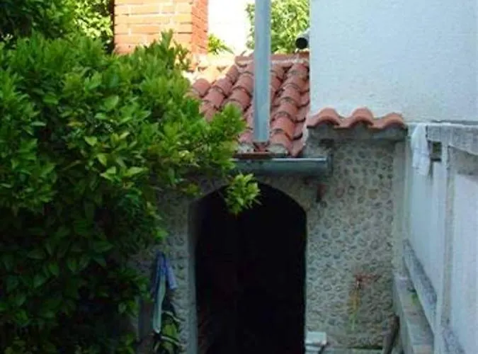 Apartament Charming In With Private Garden - 28 M²